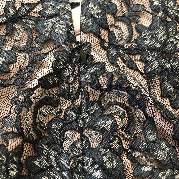 Lovely Evanka Trump Black and Beige Floral Lace Dress Size: 6 - Picture 12 of 12